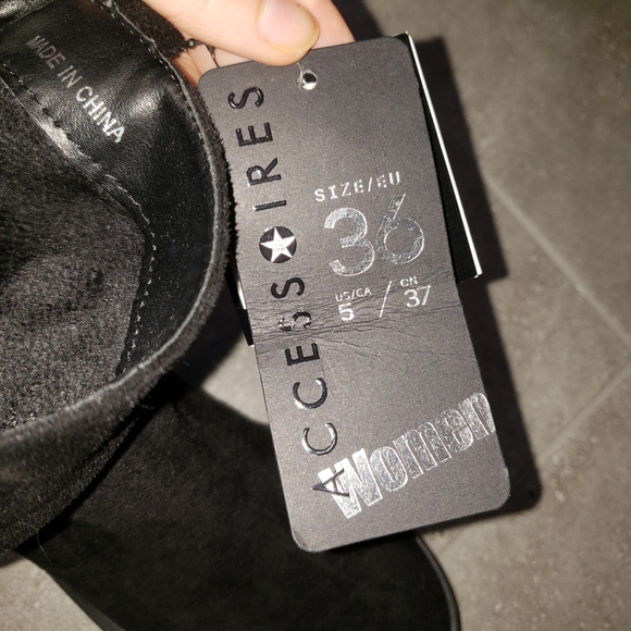 NWT Black Suede Boots Size 6 - Picture 2 of 4